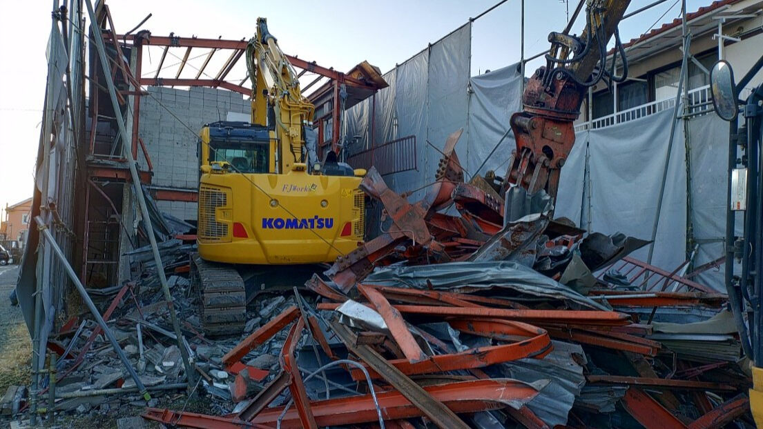 今回は、武蔵村山市で行った鉄骨造建物の解体工事をご紹介します