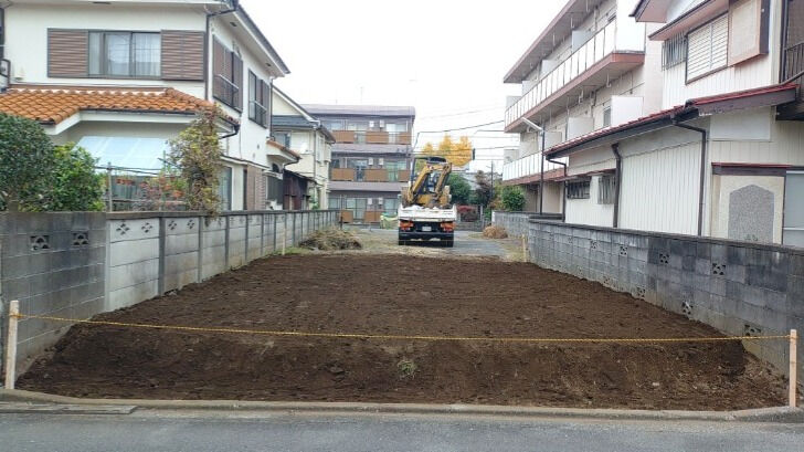 今回は～前回の万年塀撤去後にブロックを積む作業です✨