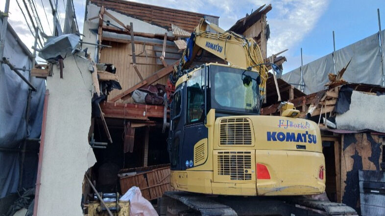 今回は～青梅市吉野街道沿いの解体現場だよ🏗️