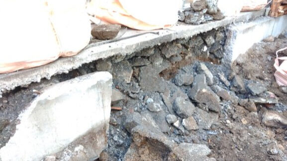 今回は～青梅市吉野街道沿いの解体現場だよ🏗️